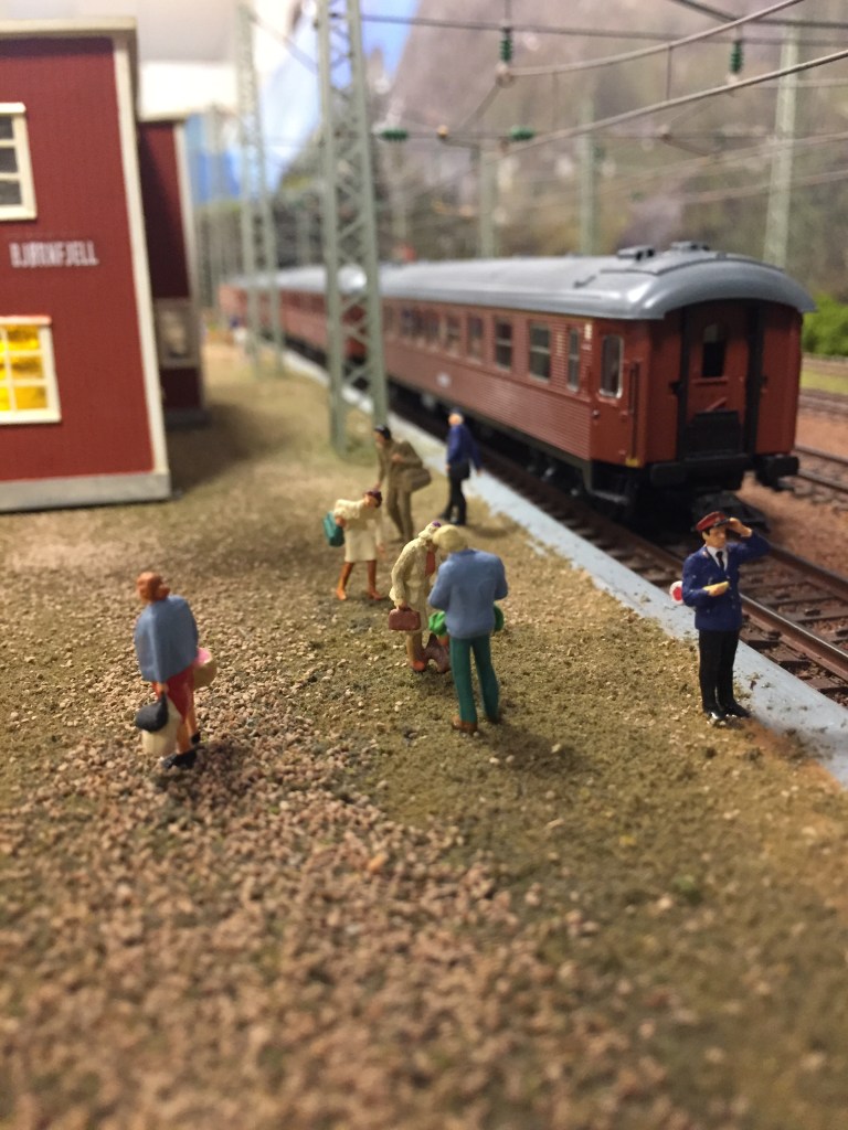 Nordpilen forlater Bjørnfjell mot Sverige